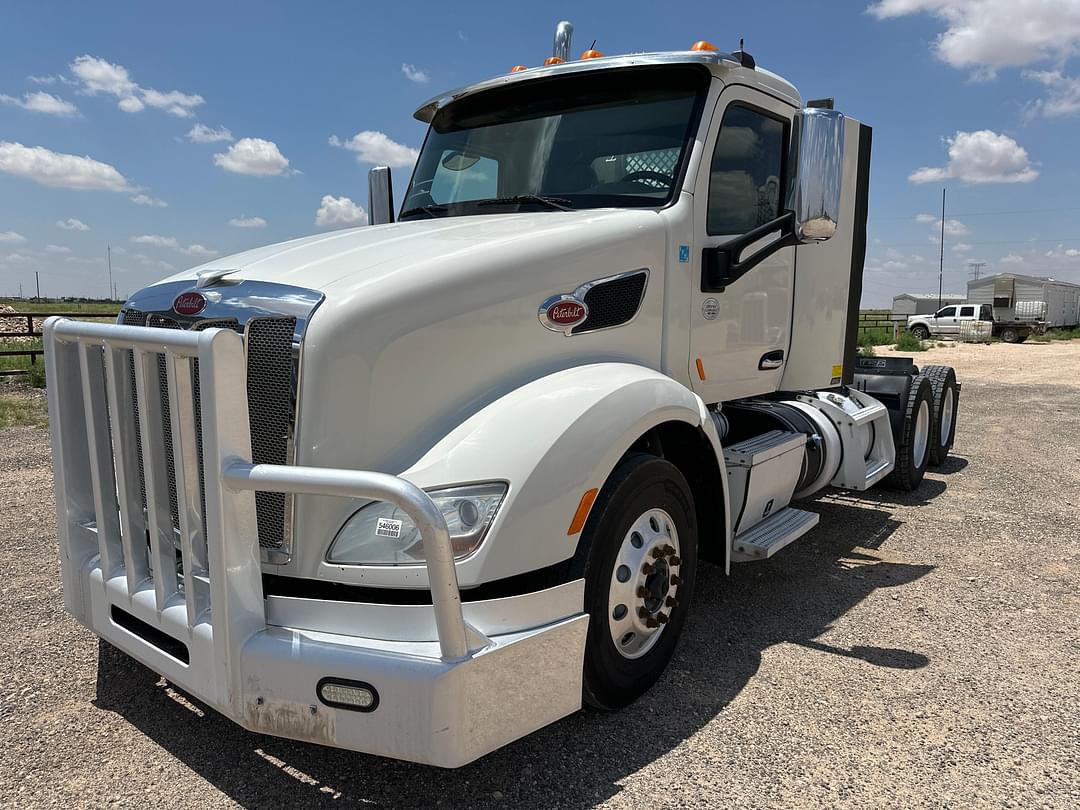 Image of Peterbilt 579 Primary image