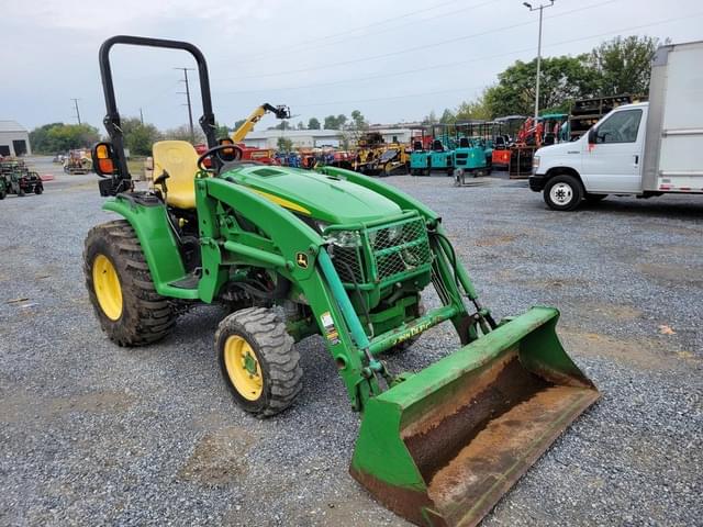 Image of John Deere 3033R equipment image 1