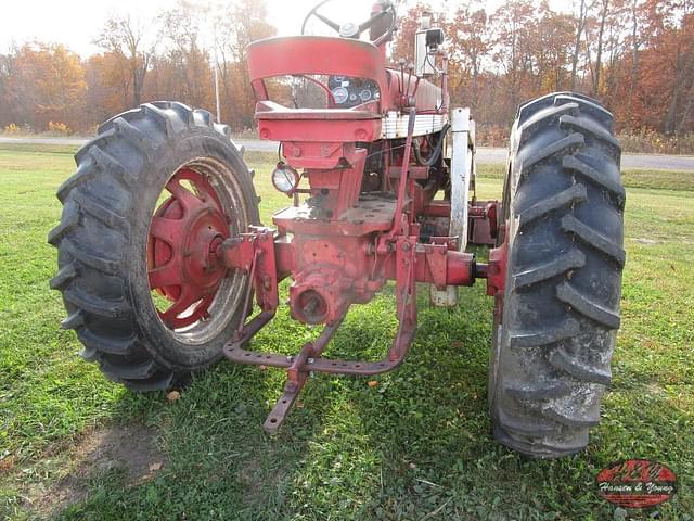 Image of Farmall 460 equipment image 3