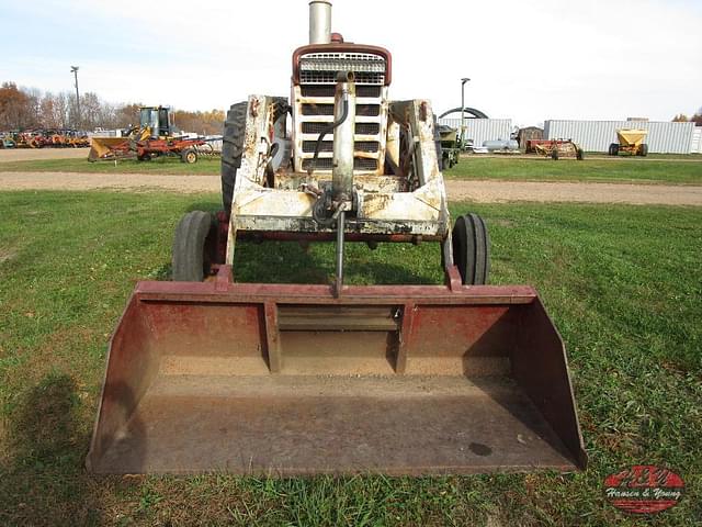 Image of Farmall 460 equipment image 1