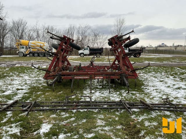 Image of International Harvester 4600 equipment image 4