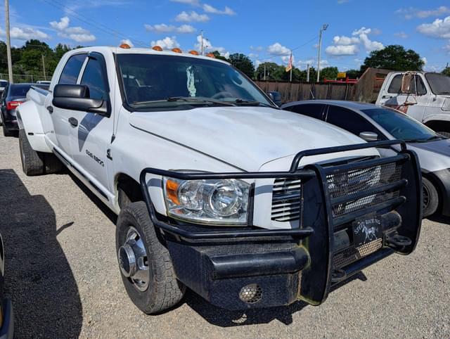 Image of Dodge Ram 3500 equipment image 1