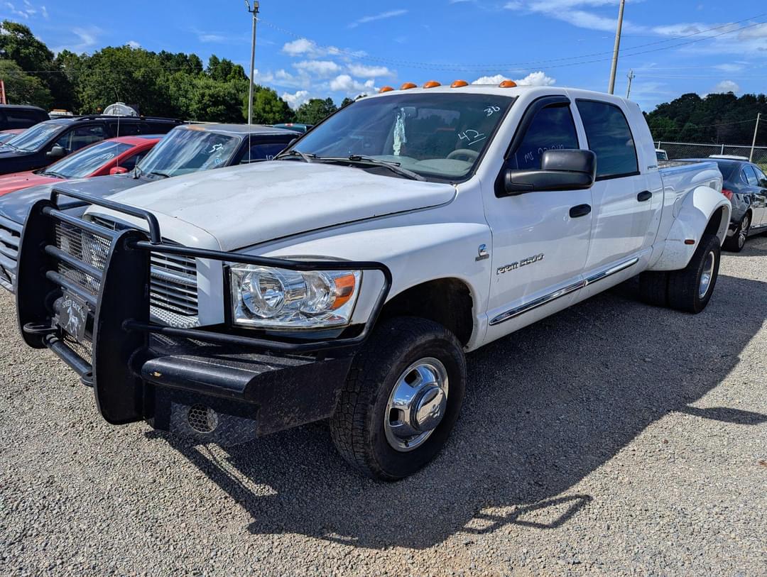 Image of Dodge Ram 3500 Primary image