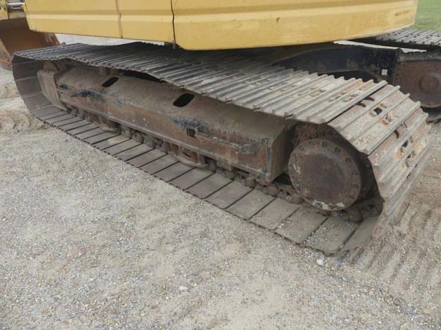 Image of Caterpillar 325FLCR equipment image 4