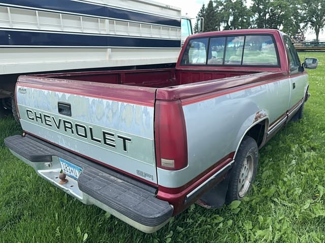 Image of Chevrolet 1500 equipment image 3