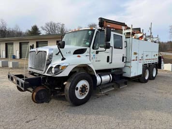 Main image International 7400