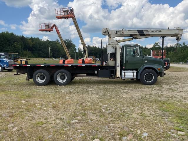 Image of Freightliner FL112 equipment image 3