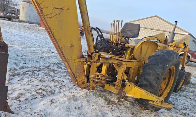 Image of International Harvester 460 equipment image 4