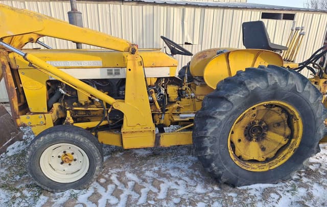 Image of International Harvester 460 equipment image 1