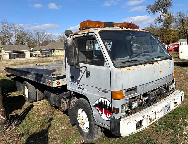 Image of Isuzu NPR-HD equipment image 2