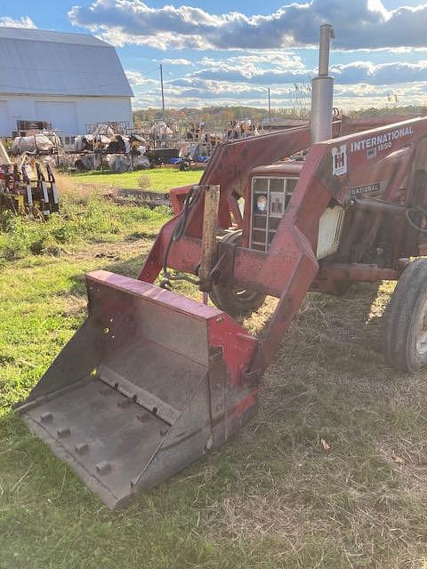 Image of International Harvester 464 equipment image 3