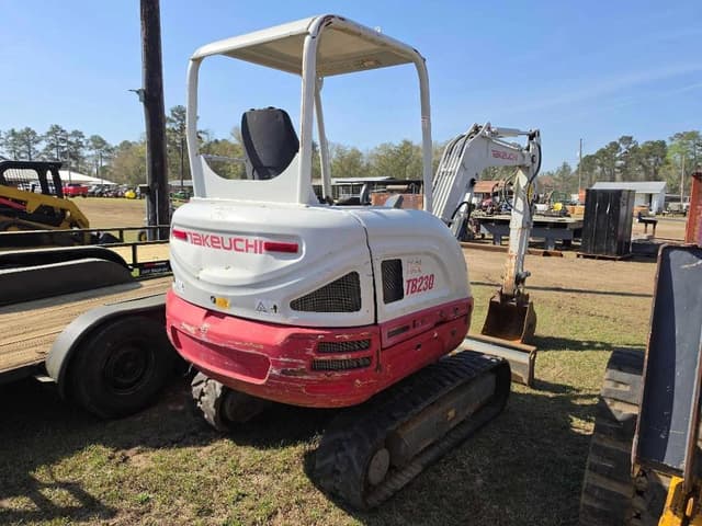 Image of Takeuchi TB230 equipment image 3
