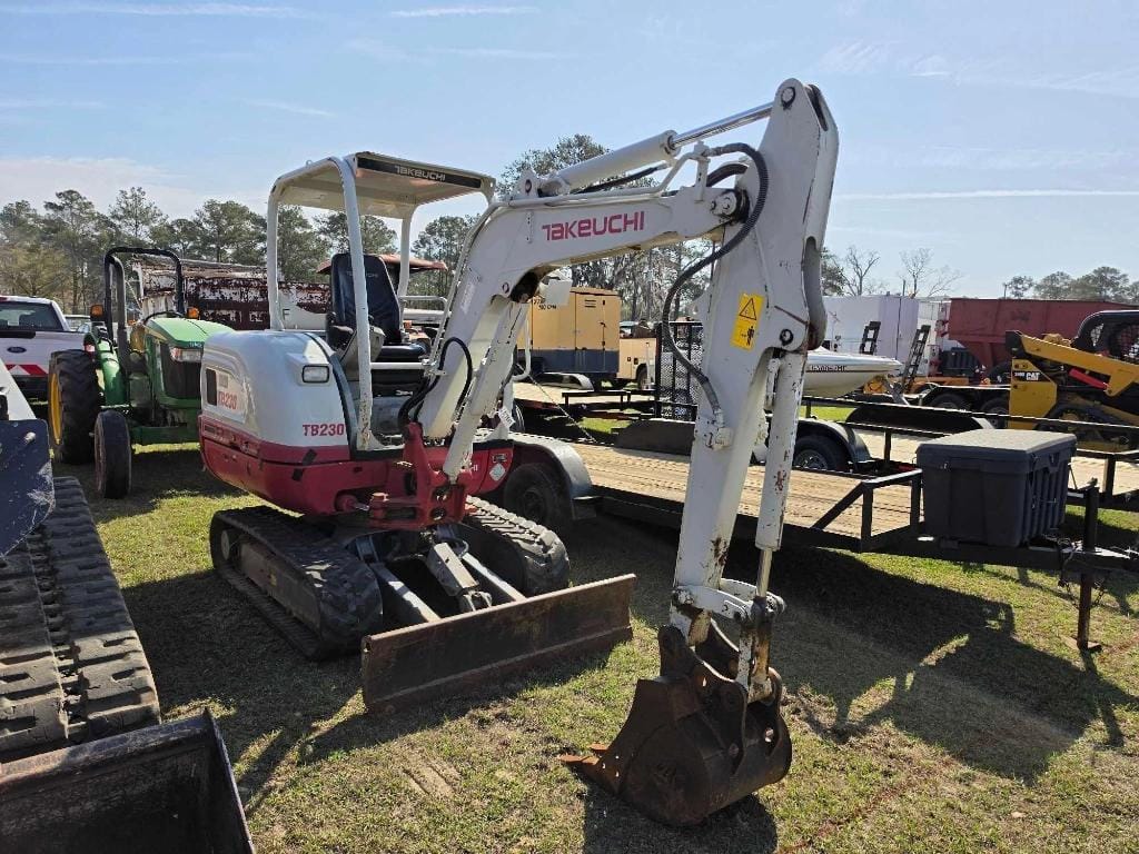 2018 Takeuchi TB230 Equipment Image0