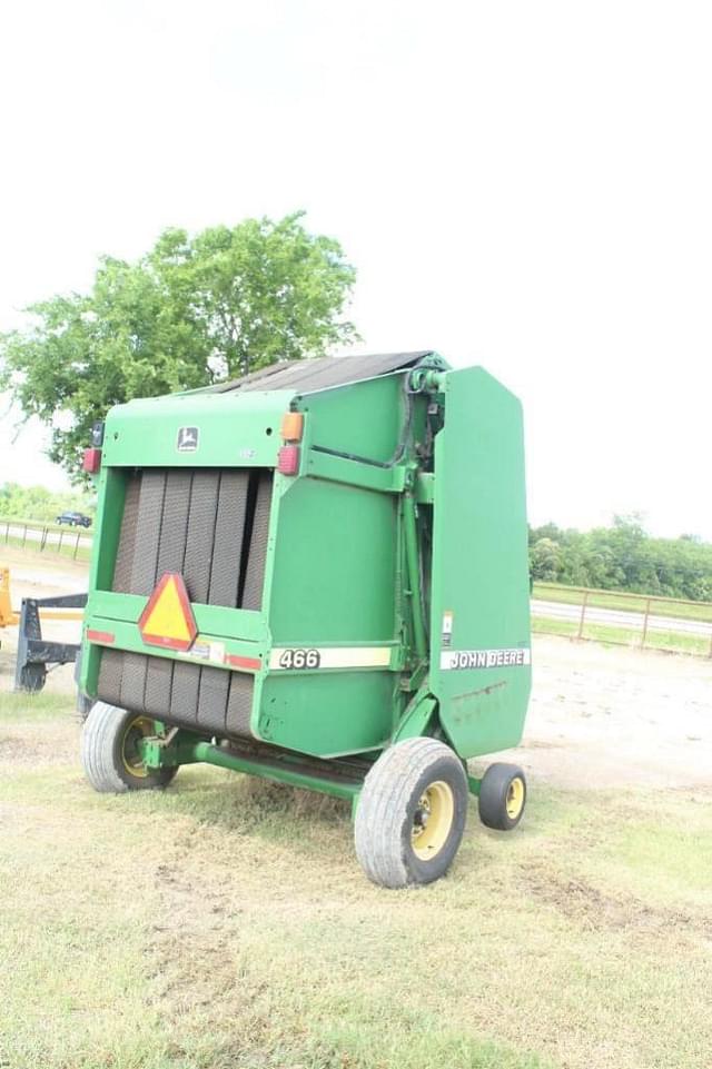 Image of John Deere 466 equipment image 4