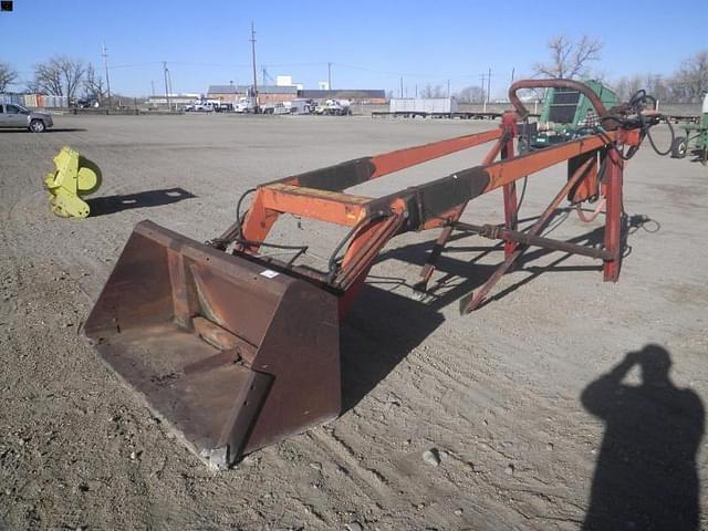 Image of Farmhand F-11 equipment image 1