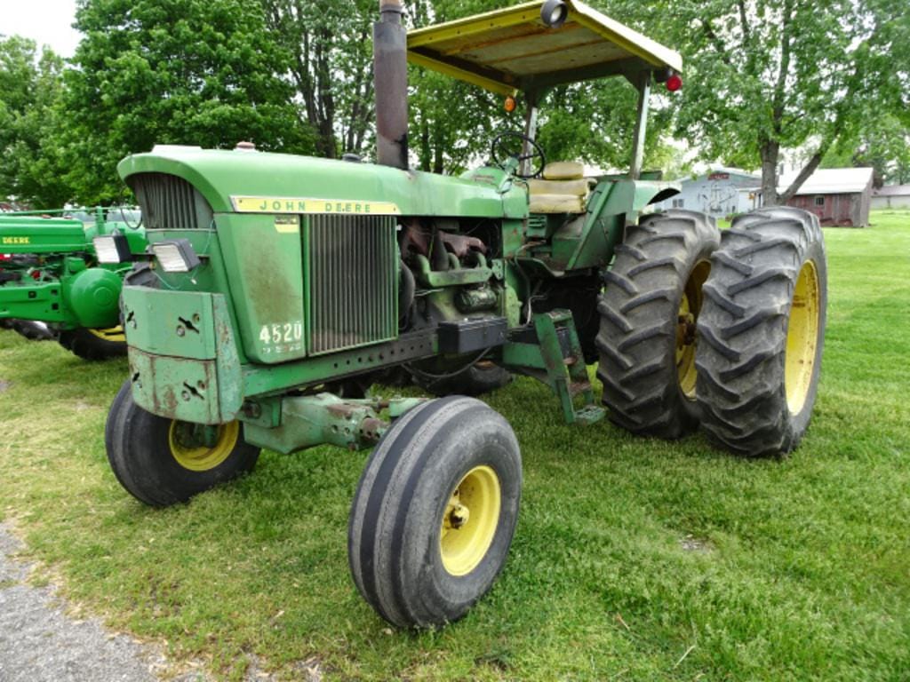 Main image John Deere 4520