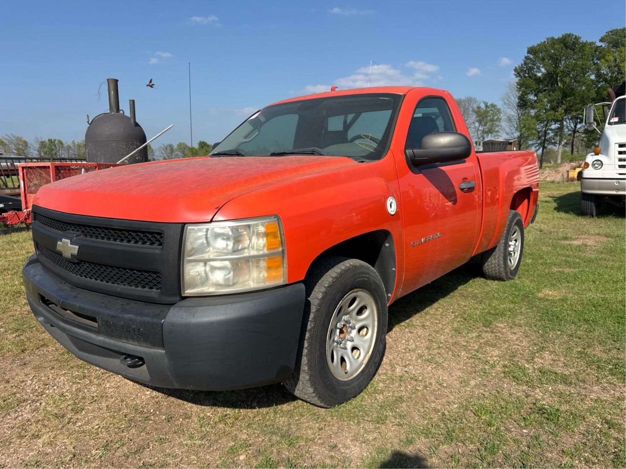 2010 Chevrolet 1500 Equipment Image0