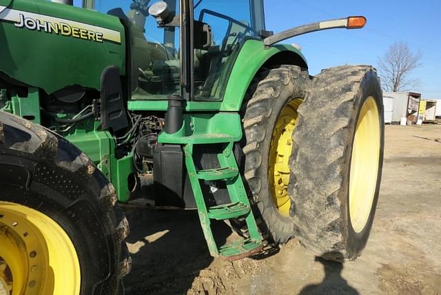 Image of John Deere 8420 equipment image 4