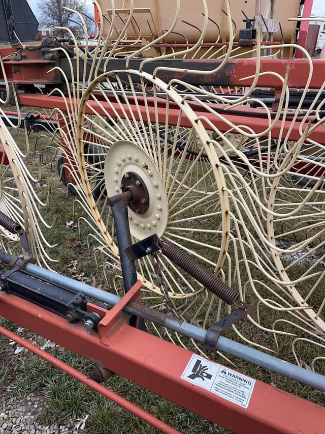 Image of Hesston 3983 equipment image 4