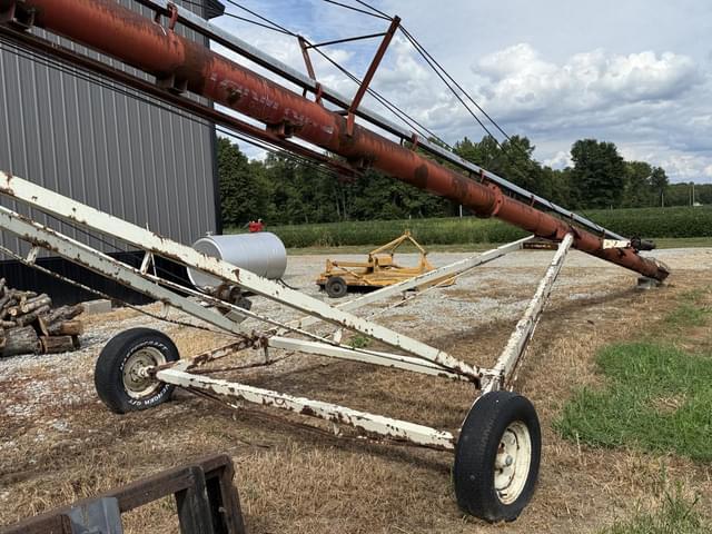 Image of Farm King 10x61 equipment image 3