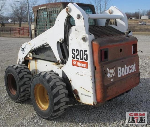 Image of Bobcat S205 equipment image 2