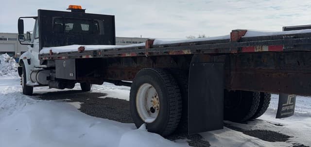 Image of International 4300 equipment image 2