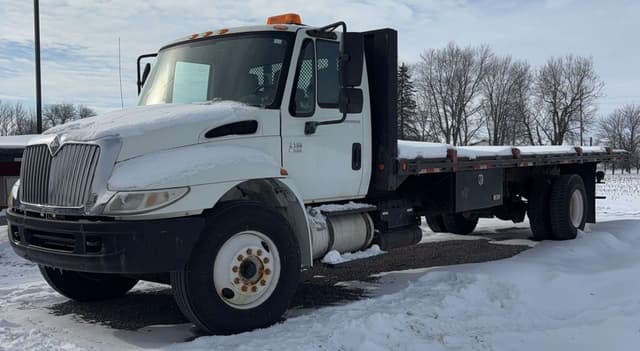 Image of International 4300 equipment image 1