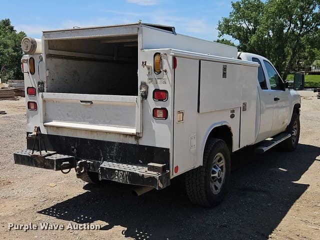 Image of Chevrolet Silverado equipment image 4