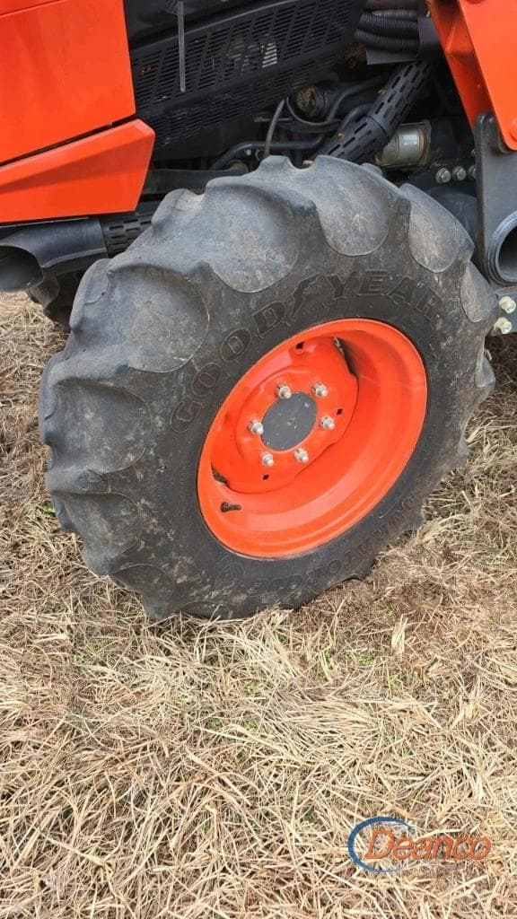 Image of Kubota L6060 equipment image 2