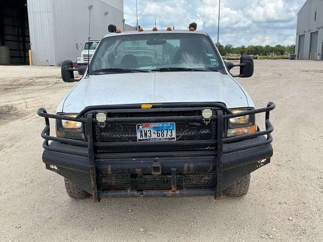 Image of Ford F-350 equipment image 1