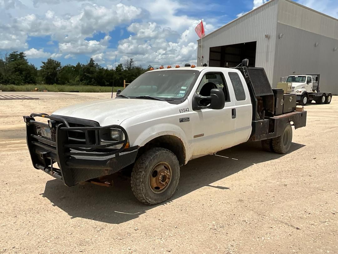 Image of Ford F-350 Primary image