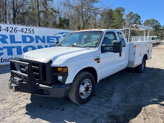 Image of Ford F-350 equipment image 1