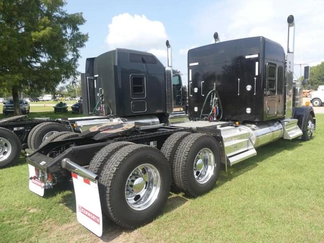 Image of Kenworth W900L equipment image 2