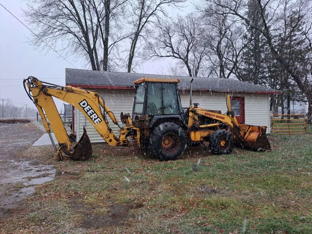 Image of John Deere 410E equipment image 1