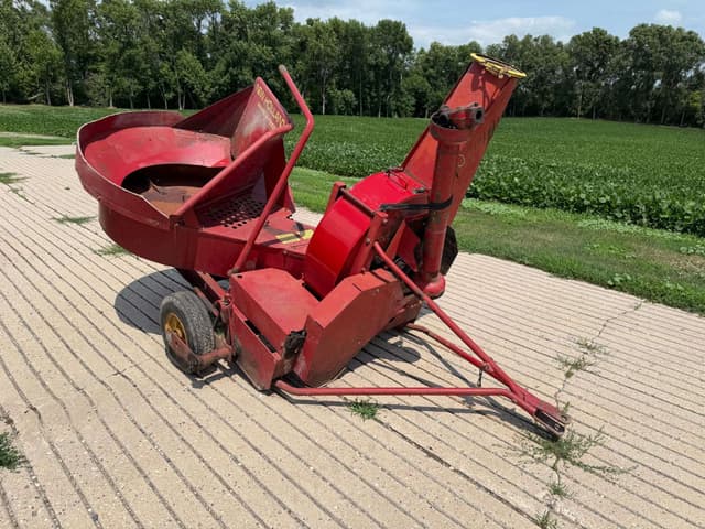 Image of New Holland 30 equipment image 2