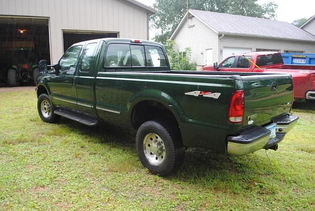 Image of Ford F-350 equipment image 4