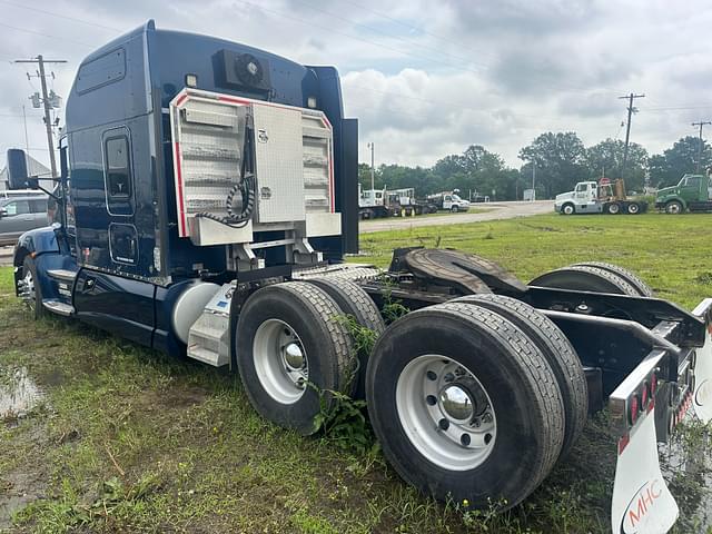 Image of Kenworth T6 equipment image 3