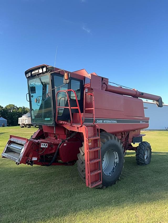 Image of Case IH 1688 equipment image 2