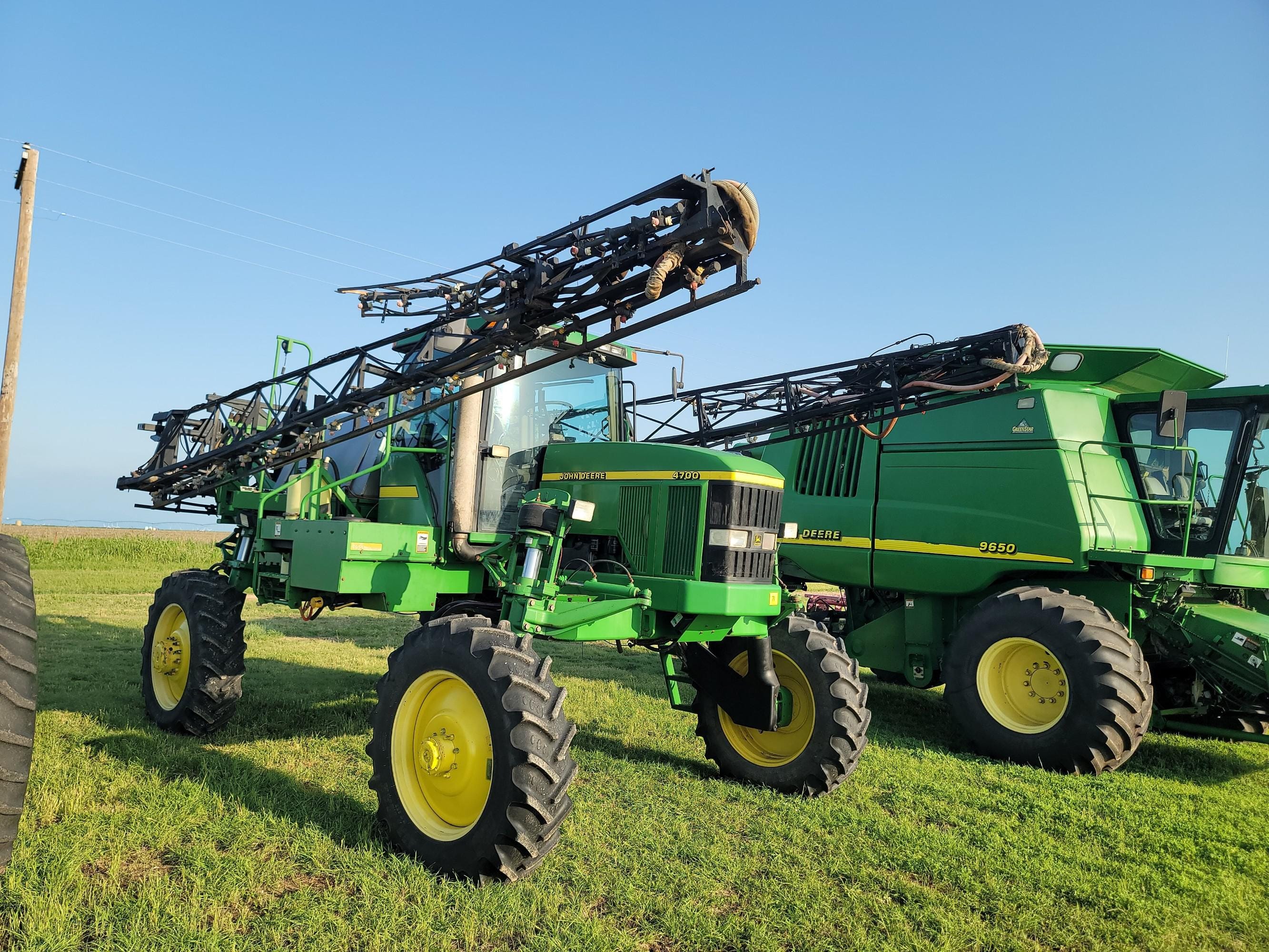 Main image John Deere 4700