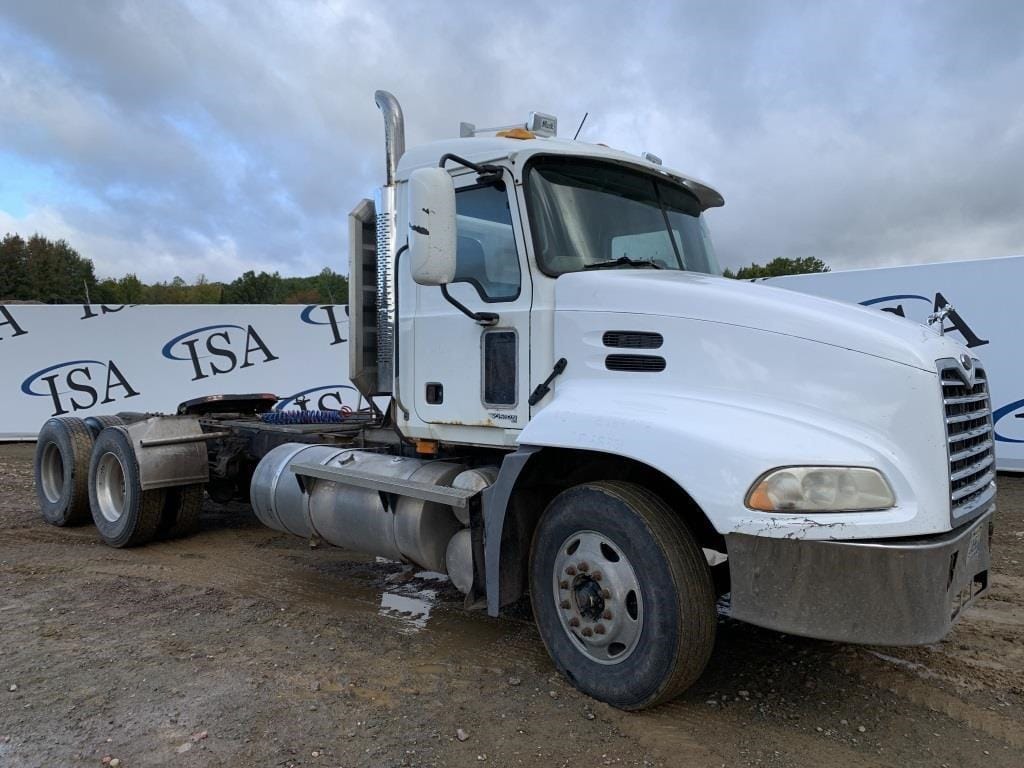 Main image Mack CX613