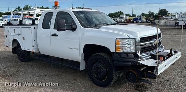 Image of Chevrolet 3500HD equipment image 2