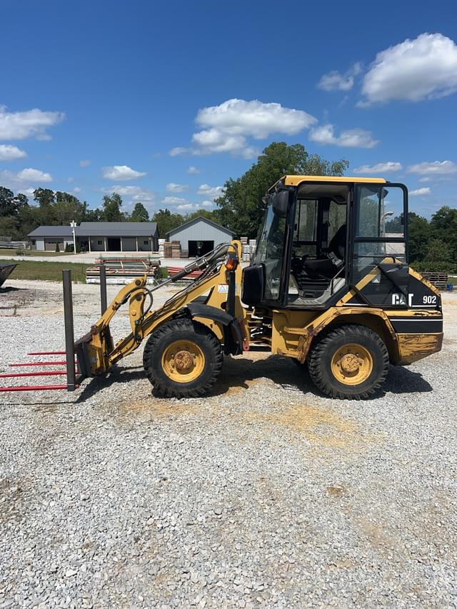 Image of Caterpillar 902 equipment image 1