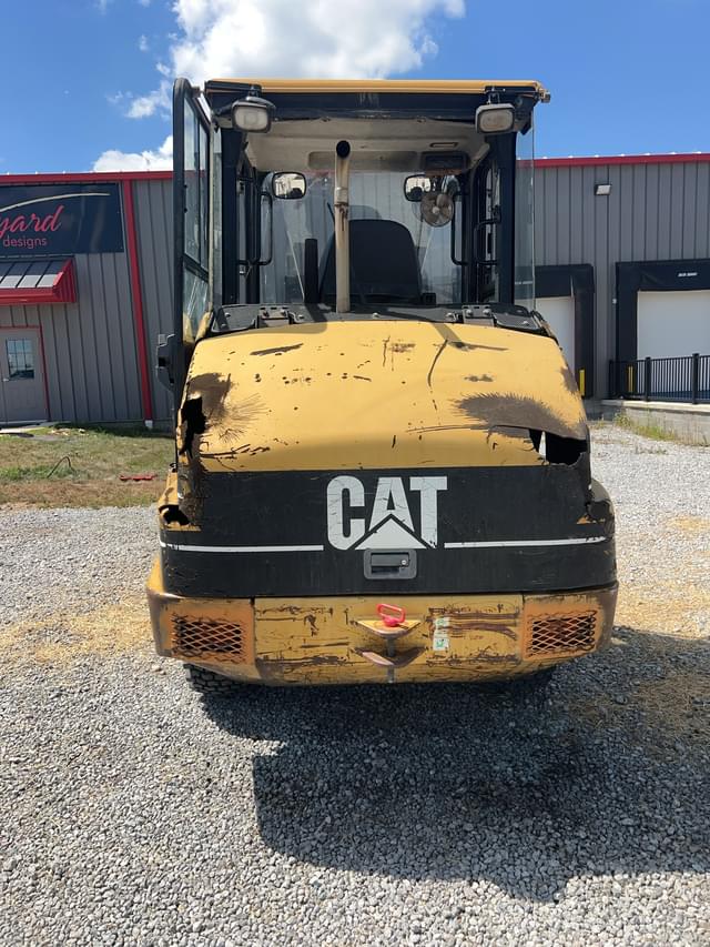 Image of Caterpillar 902 equipment image 2