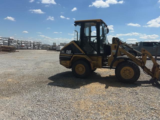 Image of Caterpillar 902 equipment image 3