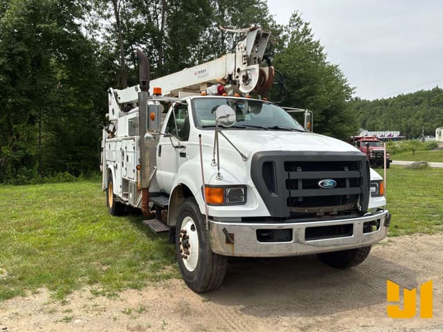 Image of Ford F-750 equipment image 2