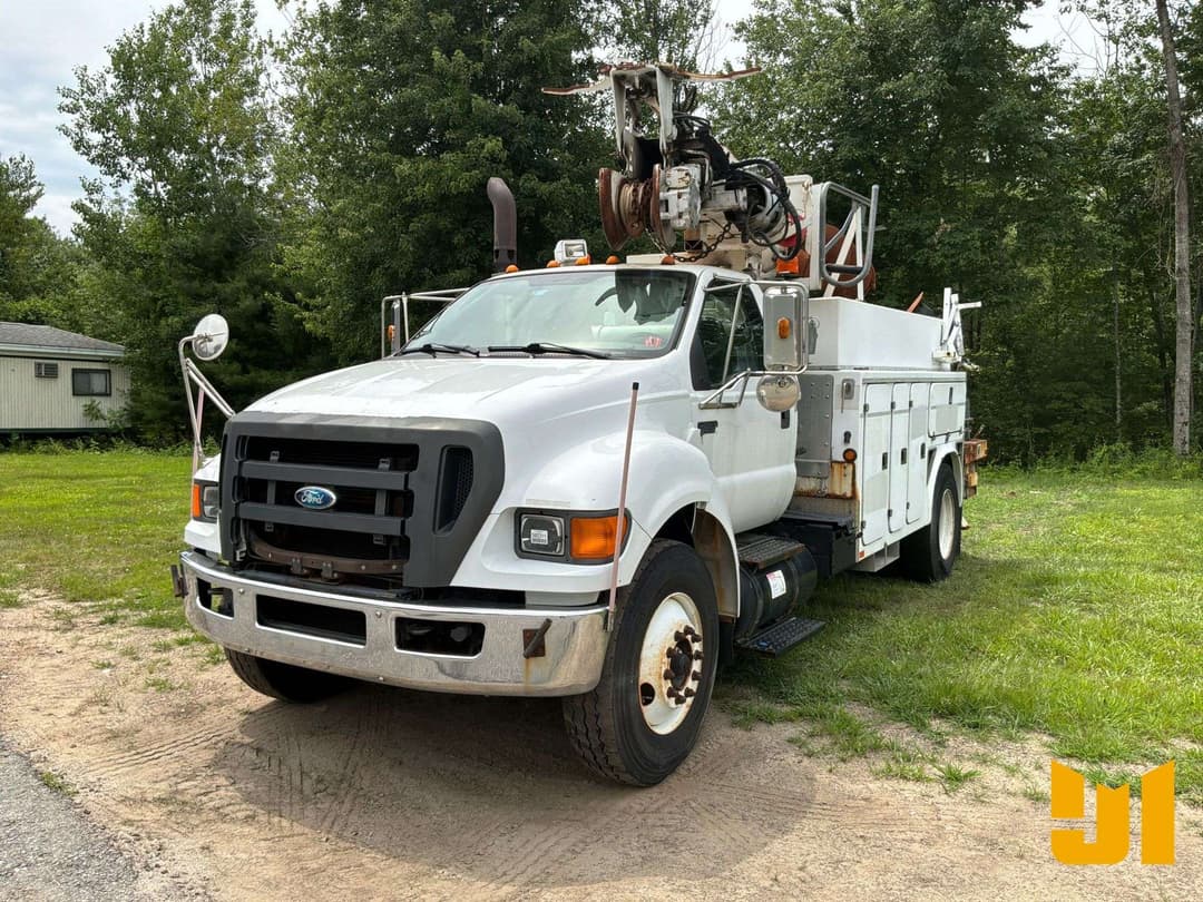 Image of Ford F-750 Primary image