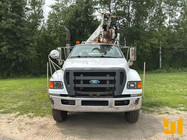 Image of Ford F-750 equipment image 1