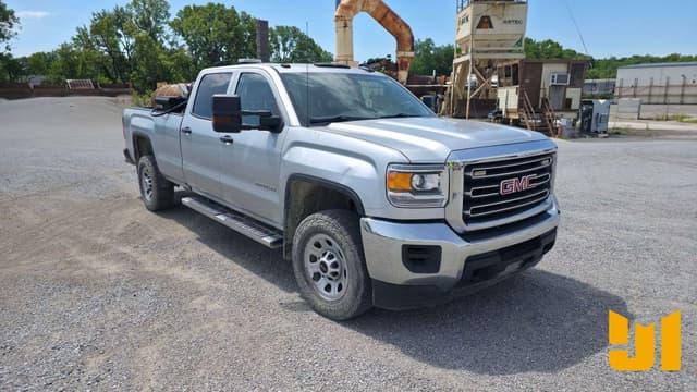 Image of GMC 2500HD equipment image 2