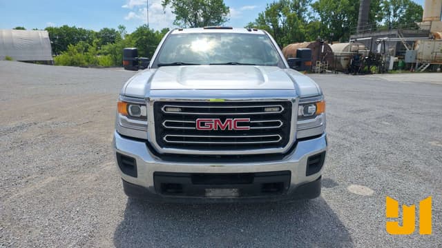 Image of GMC 2500HD equipment image 1