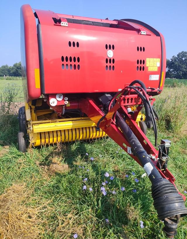 Image of New Holland RB450 equipment image 3